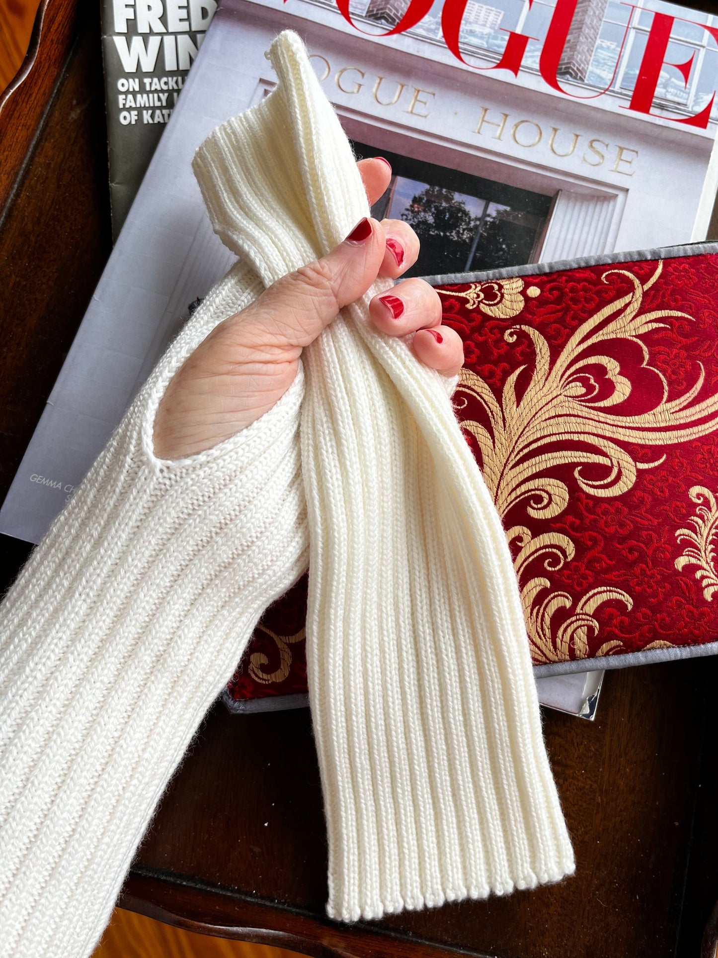 Island Freesia Fingerless Gloves